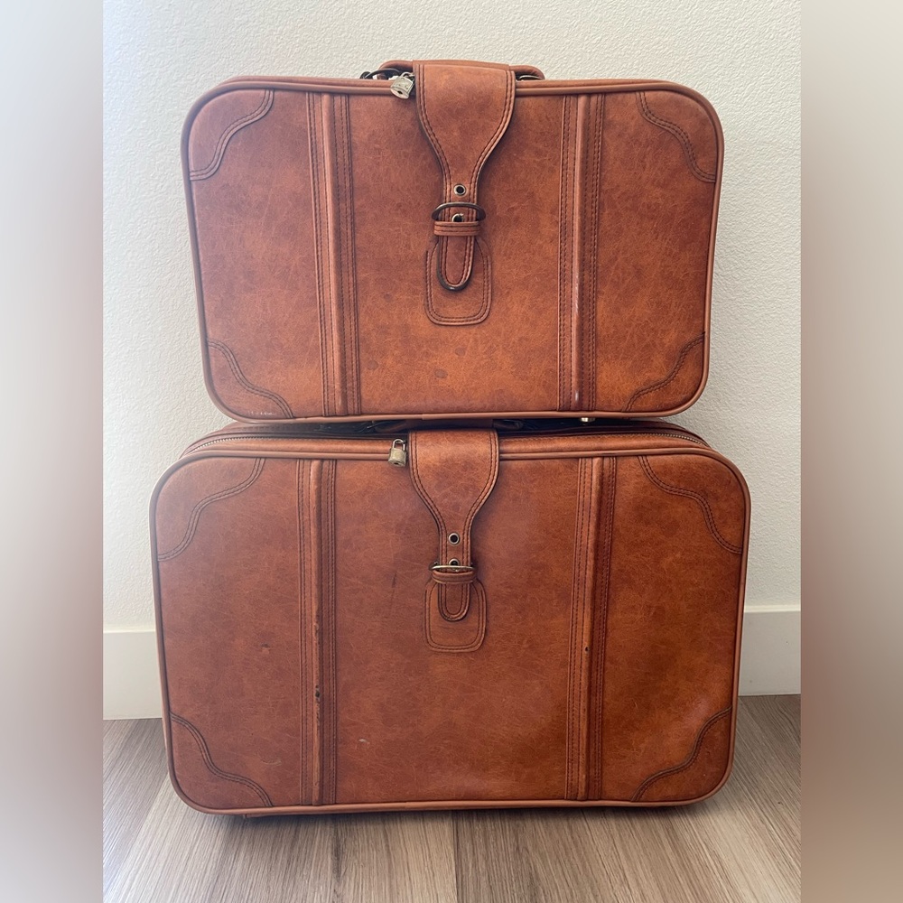 Vintage 2 piece luggage set